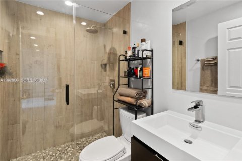 Condominio en venta en Miami, Florida, 1 dormitorio, 48.87 m2 № 2000601 - foto 10