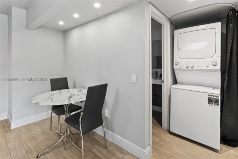 Condominio en venta en Miami, Florida, 1 dormitorio, 48.87 m2 № 2000601 - foto 9