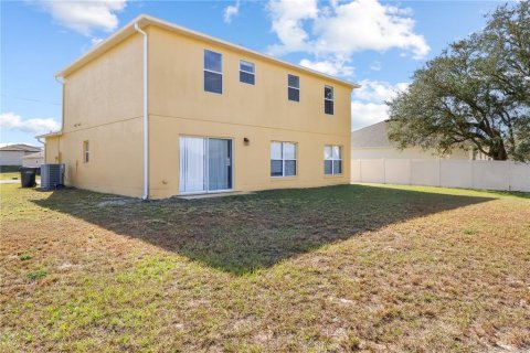 House in Poinciana, Florida 4 bedrooms, 195.47 sq.m. № 1246104 - photo 26