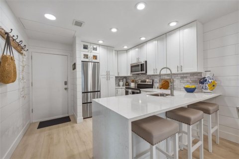 Copropriété à vendre à Madeira Beach, Floride: 2 chambres, 76.64 m2 № 2348280 - photo 7
