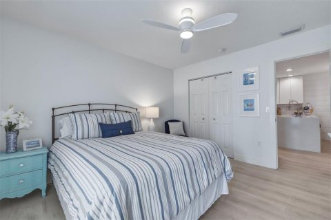Copropriété à vendre à Madeira Beach, Floride: 2 chambres, 76.64 m2 № 2348280 - photo 21