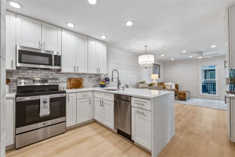 Copropriété à vendre à Madeira Beach, Floride: 2 chambres, 76.64 m2 № 2348280 - photo 4