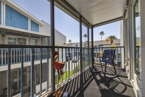 Copropriété à vendre à Madeira Beach, Floride: 2 chambres, 76.64 m2 № 2348280 - photo 12