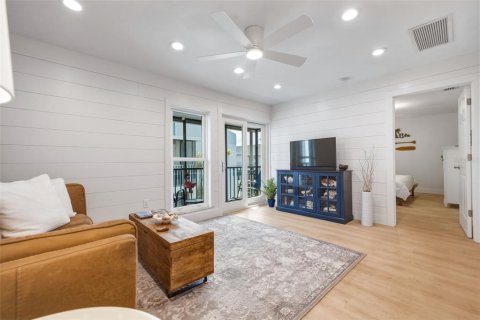 Copropriété à vendre à Madeira Beach, Floride: 2 chambres, 76.64 m2 № 2348280 - photo 9