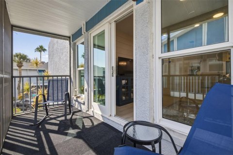 Copropriété à vendre à Madeira Beach, Floride: 2 chambres, 76.64 m2 № 2348280 - photo 13