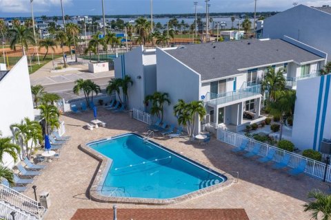 Copropriété à vendre à Madeira Beach, Floride: 2 chambres, 76.64 m2 № 2348280 - photo 25
