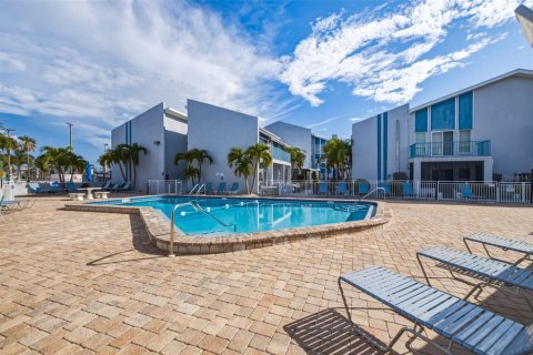 Copropriété à vendre à Madeira Beach, Floride: 2 chambres, 76.64 m2 № 2348280 - photo 28