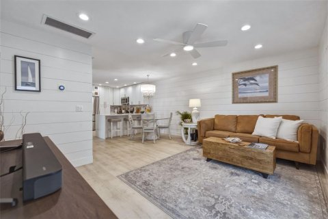Copropriété à vendre à Madeira Beach, Floride: 2 chambres, 76.64 m2 № 2348280 - photo 14