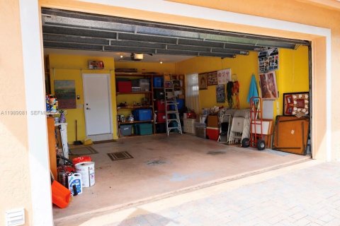 Casa en venta en Miami, Florida, 3 dormitorios, 155.33 m2 № 2056959 - foto 16