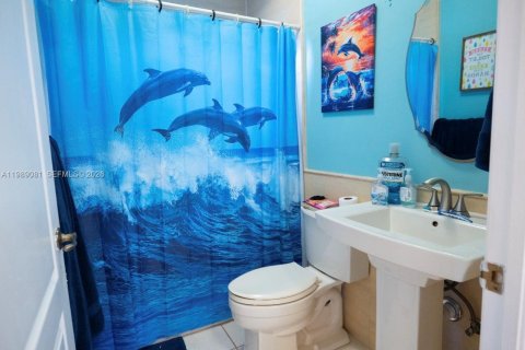 Casa en venta en Miami, Florida, 3 dormitorios, 155.33 m2 № 2056959 - foto 13