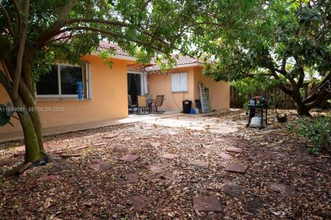 Casa en venta en Miami, Florida, 3 dormitorios, 155.33 m2 № 2056959 - foto 18