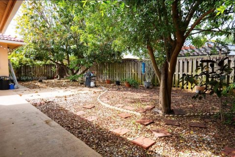 Casa en venta en Miami, Florida, 3 dormitorios, 155.33 m2 № 2056959 - foto 20