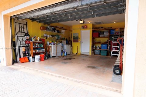 Casa en venta en Miami, Florida, 3 dormitorios, 155.33 m2 № 2056959 - foto 17