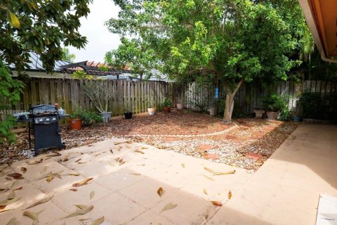 Casa en venta en Miami, Florida, 3 dormitorios, 155.33 m2 № 2056959 - foto 19