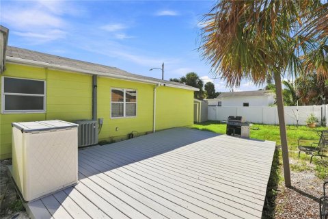 Casa en alquiler en Saint Pete Beach, Florida, 2 dormitorios, 82.5 m2 № 2316823 - foto 25