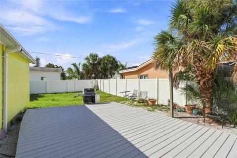 Casa en alquiler en Saint Pete Beach, Florida, 2 dormitorios, 82.5 m2 № 2316823 - foto 26