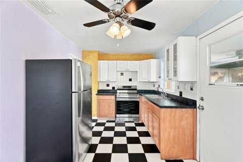 Casa en alquiler en Saint Pete Beach, Florida, 2 dormitorios, 82.5 m2 № 2316823 - foto 11