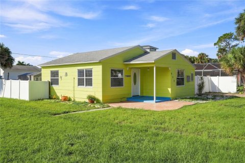 Villa ou maison à Saint Pete Beach, Floride 2 chambres, 82.5 m2 № 2316823