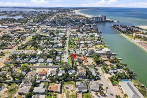 Casa en alquiler en Saint Pete Beach, Florida, 2 dormitorios, 82.5 m2 № 2316823 - foto 29