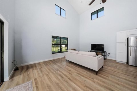 House in Eustis, Florida 2 bedrooms, 98.66 sq.m. № 2390959 - photo 5