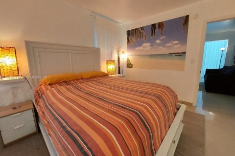 Apartamento en alquiler en Miami Beach, Florida, 1 dormitorio, 64.75 m2 № 1727296 - foto 10