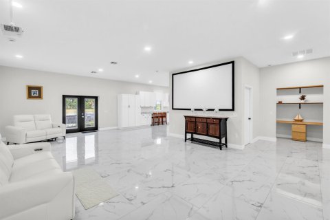 Villa ou maison à vendre à St. Lucie, Floride: 4 chambres, 284.28 m2 № 2387284 - photo 11