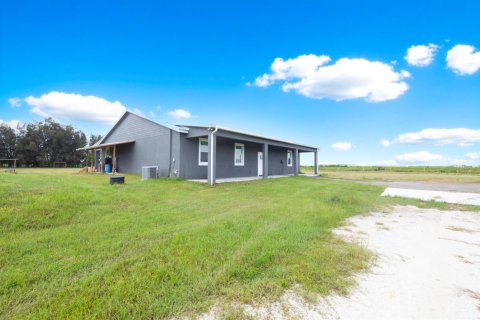 Villa ou maison à vendre à St. Lucie, Floride: 4 chambres, 284.28 m2 № 2387284 - photo 8