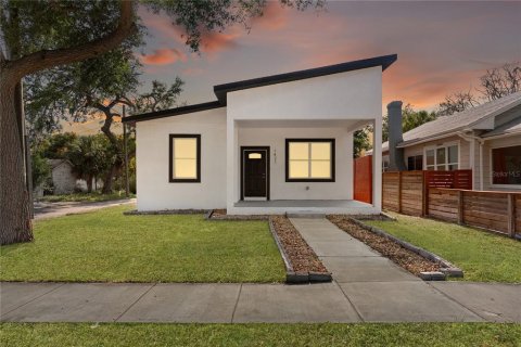 Duplex à Saint Petersburg, Floride 4 chambres, 187.2 m2 № 2109466