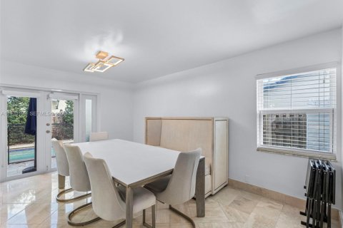 House in Sunrise, Florida 4 bedrooms, 181.62 sq.m. № 2030906 - photo 16