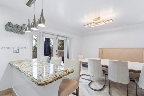 House in Sunrise, Florida 4 bedrooms, 181.62 sq.m. № 2030906 - photo 19