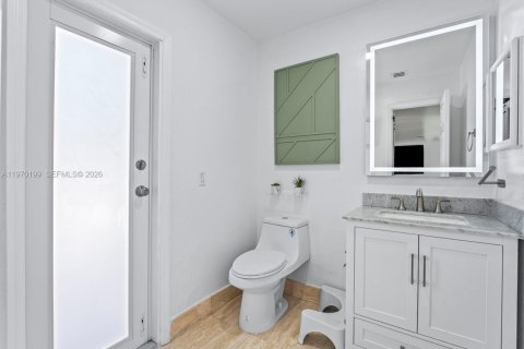 House in Sunrise, Florida 4 bedrooms, 181.62 sq.m. № 2030906 - photo 9