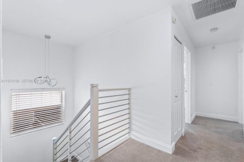 House in Sunrise, Florida 4 bedrooms, 181.62 sq.m. № 2030906 - photo 21