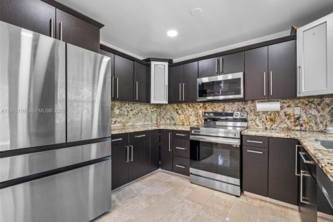 House in Sunrise, Florida 4 bedrooms, 181.62 sq.m. № 2030906 - photo 5