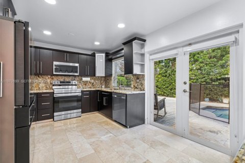 House in Sunrise, Florida 4 bedrooms, 181.62 sq.m. № 2030906 - photo 8