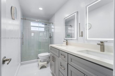 House in Sunrise, Florida 4 bedrooms, 181.62 sq.m. № 2030906 - photo 29