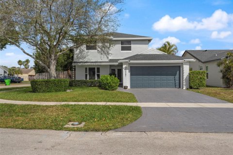 House in Sunrise, Florida 4 bedrooms, 181.62 sq.m. № 2030906 - photo 3