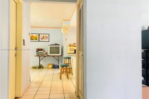 Villa ou maison à vendre à Tamarac, Floride: 3 chambres, 165.46 m2 № 2034549 - photo 11