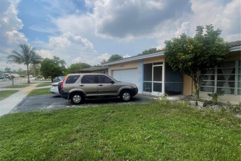 Villa ou maison à vendre à Tamarac, Floride: 3 chambres, 165.46 m2 № 2034549 - photo 6