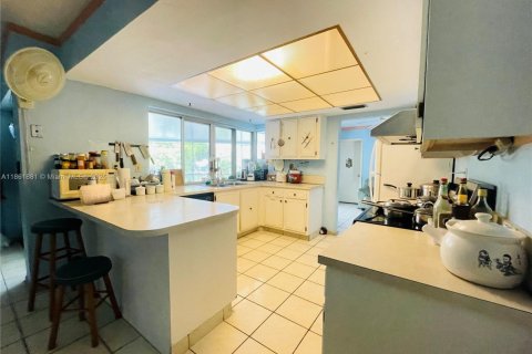 Villa ou maison à vendre à Tamarac, Floride: 3 chambres, 165.46 m2 № 2034549 - photo 16