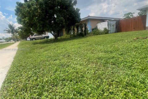 Villa ou maison à vendre à Tamarac, Floride: 3 chambres, 165.46 m2 № 2034549 - photo 5