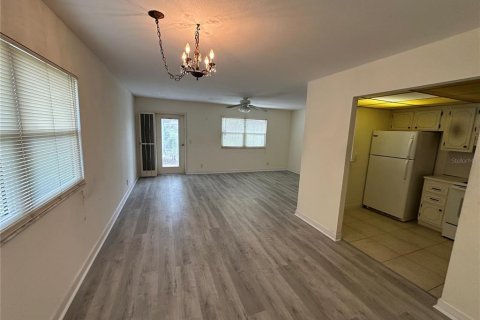 Condo in Sun City Center, Florida, 1 bedroom  № 1913306 - photo 4