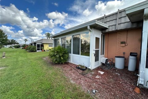 Condo in Sun City Center, Florida, 1 bedroom  № 1913306 - photo 17
