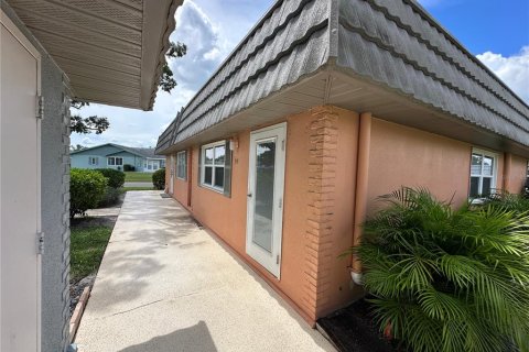 Condo in Sun City Center, Florida, 1 bedroom  № 1913306 - photo 2