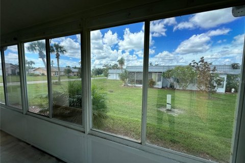 Condo in Sun City Center, Florida, 1 bedroom  № 1913306 - photo 16