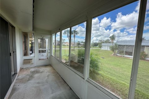 Condo in Sun City Center, Florida, 1 bedroom  № 1913306 - photo 15