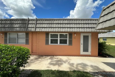 Condo in Sun City Center, Florida, 1 bedroom  № 1913306 - photo 1