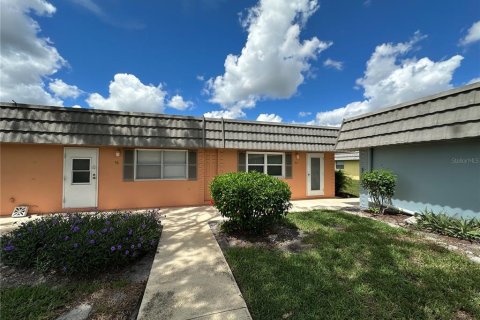 Condo in Sun City Center, Florida, 1 bedroom  № 1913306 - photo 21