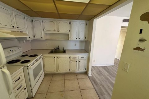Condo in Sun City Center, Florida, 1 bedroom  № 1913306 - photo 6