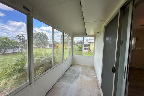 Condo in Sun City Center, Florida, 1 bedroom  № 1913306 - photo 14