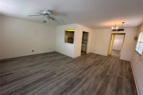 Condo in Sun City Center, Florida, 1 bedroom  № 1913306 - photo 5